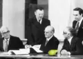 Γ.Μ: Πίσω έχει η αχλάδα την ουρά …
