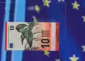 Ἀλλάζουν τά εὐρώ ἀπό τό 2027! Τί θά γίνει μέ τά παλιά πού ἔχετε στό σπίτι καί ὄχι στήν Τράπεζα; Τά ἔχουν βάλει στό μάτι;….