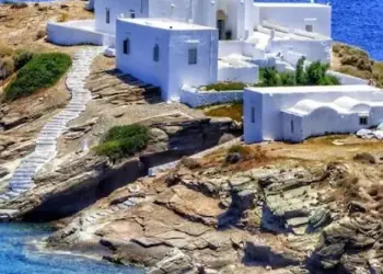 Δρ.Κ. Βαρδάκας: “Την βλέπεις την κοψιά που έκανε η Παναγία στον Βράχο, με τέτοια μαχαιριά θα τελειώσει τον κατήφορο μας “