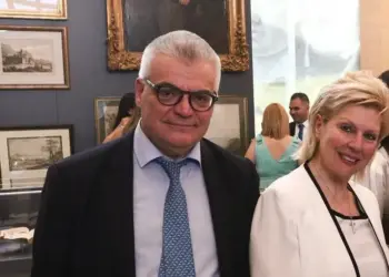 Έφυγε από ανακοπή καρδιάς ο κορυφαίος καθηγητής Γυναικολογικής Ογκολογίας Αλέξανδρος Ροδολάκης, ο οποίος έδινε μάχη με τον καρκίνο τους 12 τελευταίους μήνες