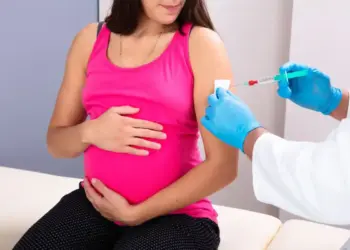 Παρενέργεια εμβολίων κατά Covid-19: «1,25 δις γυναίκες θα τεκνοποιήσουν ένα είδος ανθρώπου που δεν έχει υπάρξει μέχρι στιγμής»