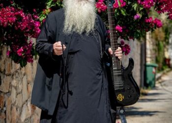 ΠΗΓΑΙΝΤΕ ΣΤΗΝ ΓΩΝΙΑ να δείτε αν έρχομαι… π.Διονύσιος Ταμπάκης