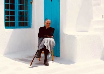 «Γιαγιά, πώς πέρασε η ζωή;».