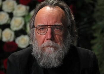 Ντούγκιν: “Βρισκόμαστε στην αρχή ενός τρομερού πολέμου ενώ δεν αποκλείεται να καταρεύσει η Ρωσία”
