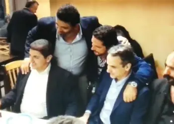 ΚΟΛΑΦΟΣ: Ο δικαστικός εφιάλτης που πνίγει το Μαξίμου – Το «μαύρο» φθινόπωρο της ΝΔ με γαλάζιους βουλευτές στο εδώλιο για τον ΟΠΕΚΕΠΕ και τα Τέμπη