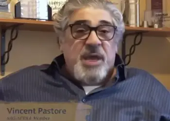 Vincent Pastore… O θρυλικός gangster των The Sopranos βρέθηκε νεκρός στο σπίτι του. Είχε πρωταγωνιστήσει στη καμπάνια εμβολιασμού COVID-19