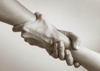 **ΜΙΑ ΟΙΚΟΓΕΝΕΙΑ ΜΑΣ ΧΡΕΙΑΖΕΤΑΙ**