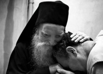 — Πάτερ… είμαι γκέι. Μία από τις πιο συγκλονιστικές στιγμές που έχω ζήσει ως ιερέας.
