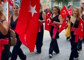 Ηράκλειο Κρήτης: ΝΤΡΟΠΗ – Τουρκικές σημαίες εκεί που κάποτε έσφαζαν Έλληνες!