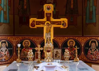 Παρασκευή Σιδέρη: Σχόλιο άρθρου στο σάιτ της “Τρικλοποδιάς” με θέμα την θέση του Εσταυρωμένου!