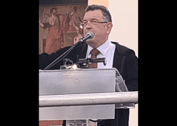 Απ ευθείας από την συγκέντρωση. ΚΑΙ ΛΕΜΕ ΟΧΙ ΣΤΑ ΔΕΣΜΑ ΤΗΣ ΚΟΙΝΩΝΙΑΣ! ΟΧΙ ΣΤΙΣ ΨΗΦΙΑΚΕΣ ΤΑΥΤΟΤΗΤΕΣ ΟΧΙ ΣΤΟΝ ΠΡΟΣΩΠΙΚΟ ΑΡΙΘΜΟ!