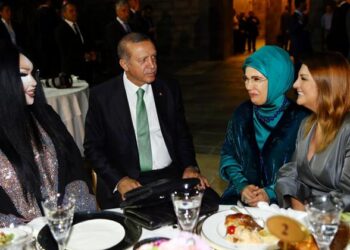 “Βόμβα” από τον Μάικλ Ρούμπιν: “Είναι ο Τούρκος Πρόεδρος Ρετζέπ Ταγίπ Ερντογάν κρυφός ομοφυλόφιλος;”
