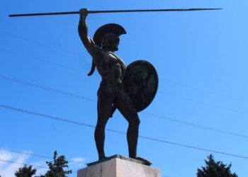 «Οι βάρβαροι, τελικά, πέρασαν»: Δίνουν τις Θερμοπύλες για 99 χρόνια στους δανειστές!
