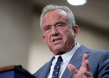 Robert F. Kennedy Jr.> Οι πραγματικοί κίνδυνοι των εμβολίων είναι άγνωστοι