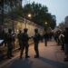 Όταν το Σύνταγμα Γίνει Κουρελόχαρτο Σιωπηλά & ο Στρατός Βγει στους Δρόμους: 10 Μέρη για να Κρυφτείτε