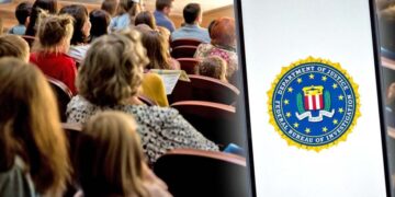 Ο Μπάιντεν πίεσε το FBI να διώξει γονείς που αντιτάχθηκαν στο εμβόλιο κατά της COVID και στις υποχρεωτικές μάσκες στα σχολεία