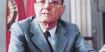 ΑΡΘΡΟ ΦΑΝΟΥΛΑΣ ΑΡΓΥΡΟΥ: Σοβιετική «εκπαίδευση», όπλα στο ΑΚΕΛ, ψευτο-υποσχέσεις στον Μακάριο…