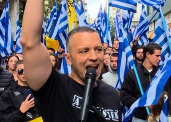 ΣΕΙΣΜΟΣ: Χιλιάδες Έλληνες στην ομιλία Κασιδιάρη